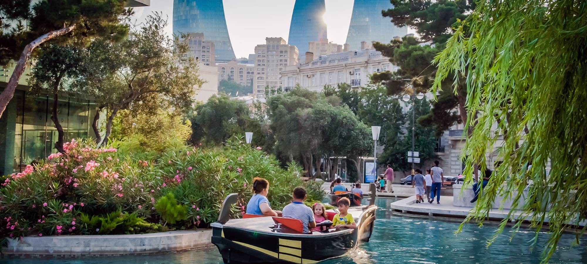 Baku 城市與絲路氛圍,6日5夜阿塞拜疆小包團美食與古城深度遊